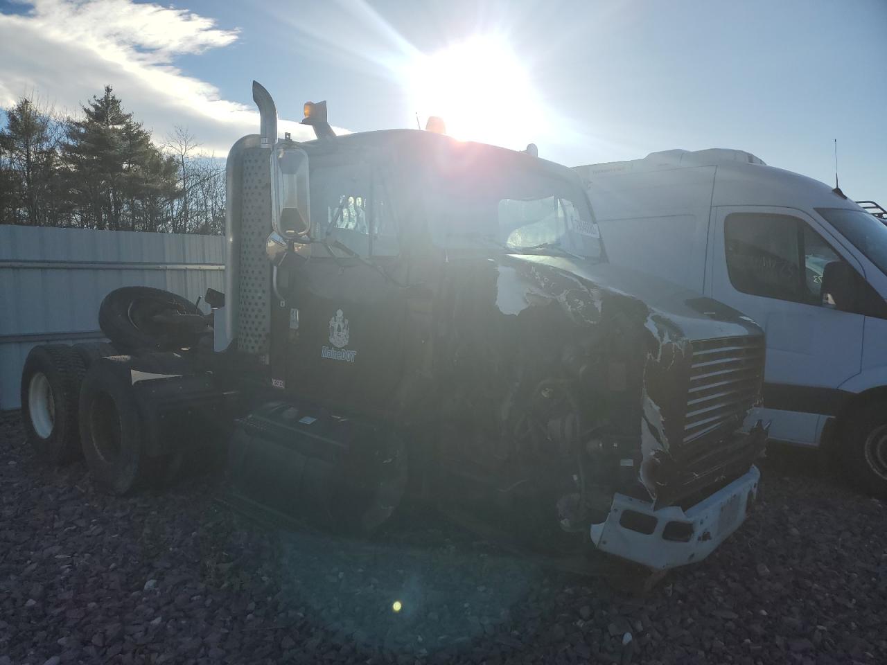 Obraz 1 z 1999 INTERNATIONAL 8000 8100 1999 z VIN 1HSHCATR5XH203933