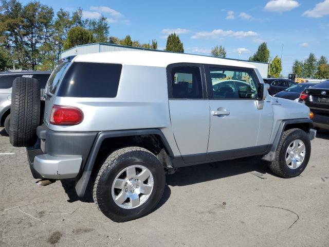 Image 3 of 2007 TOYOTA FJ CRUISER  2007 with VIN JTEBU11F670068251