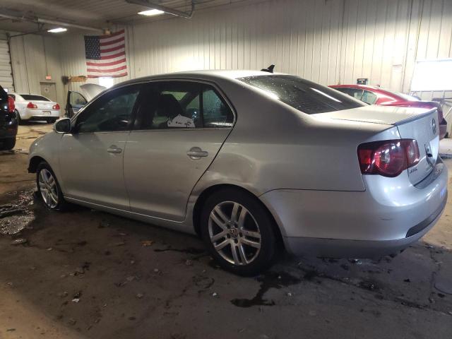 Image 2 of 2010 VOLKSWAGEN JETTA TDI 2010 with VIN 3VWRL7AJ3AM007048