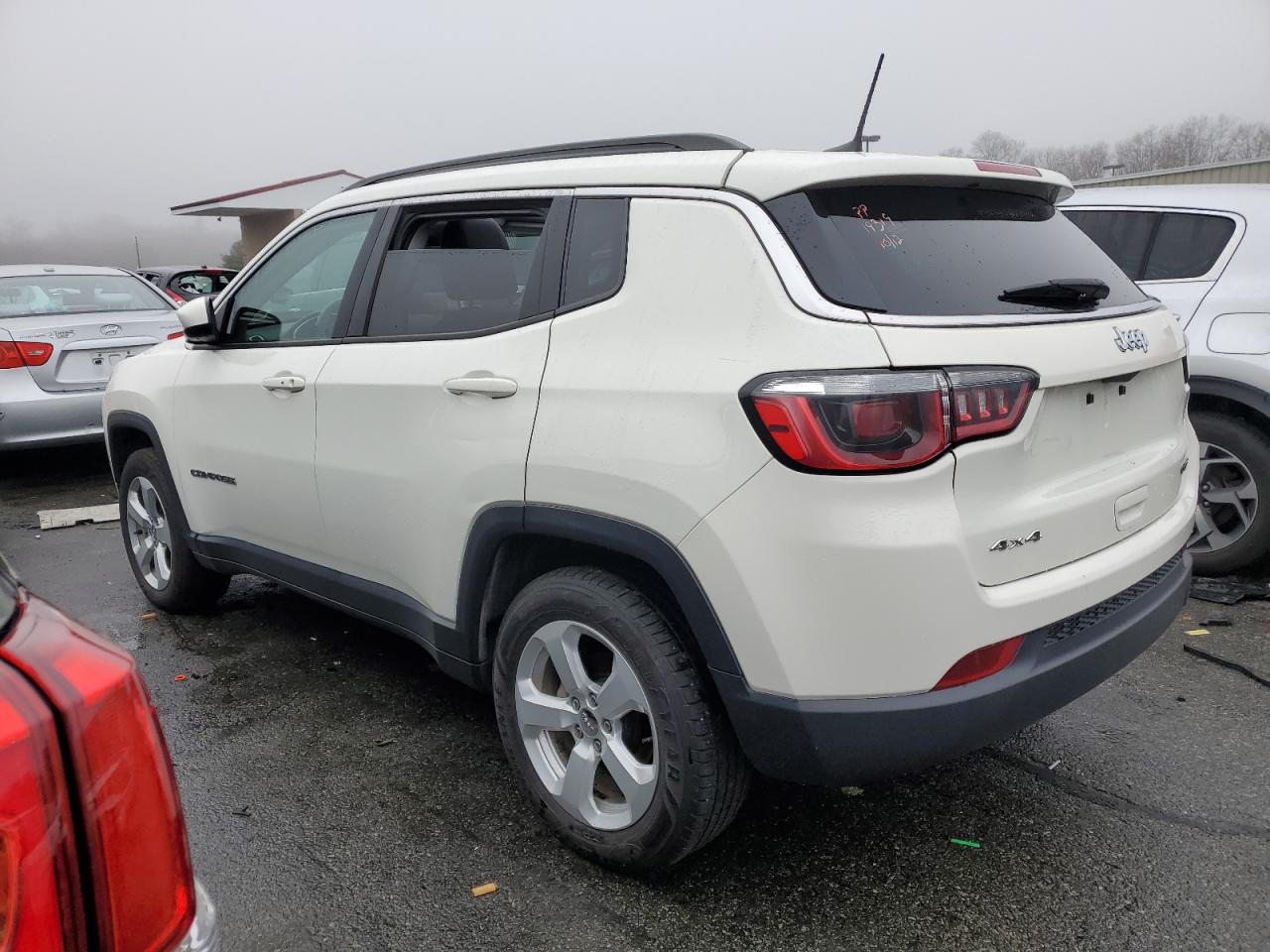 Изображение 2 2017 JEEP COMPASS LATITUDE 2017 с VIN 3C4NJDBB2HT693063