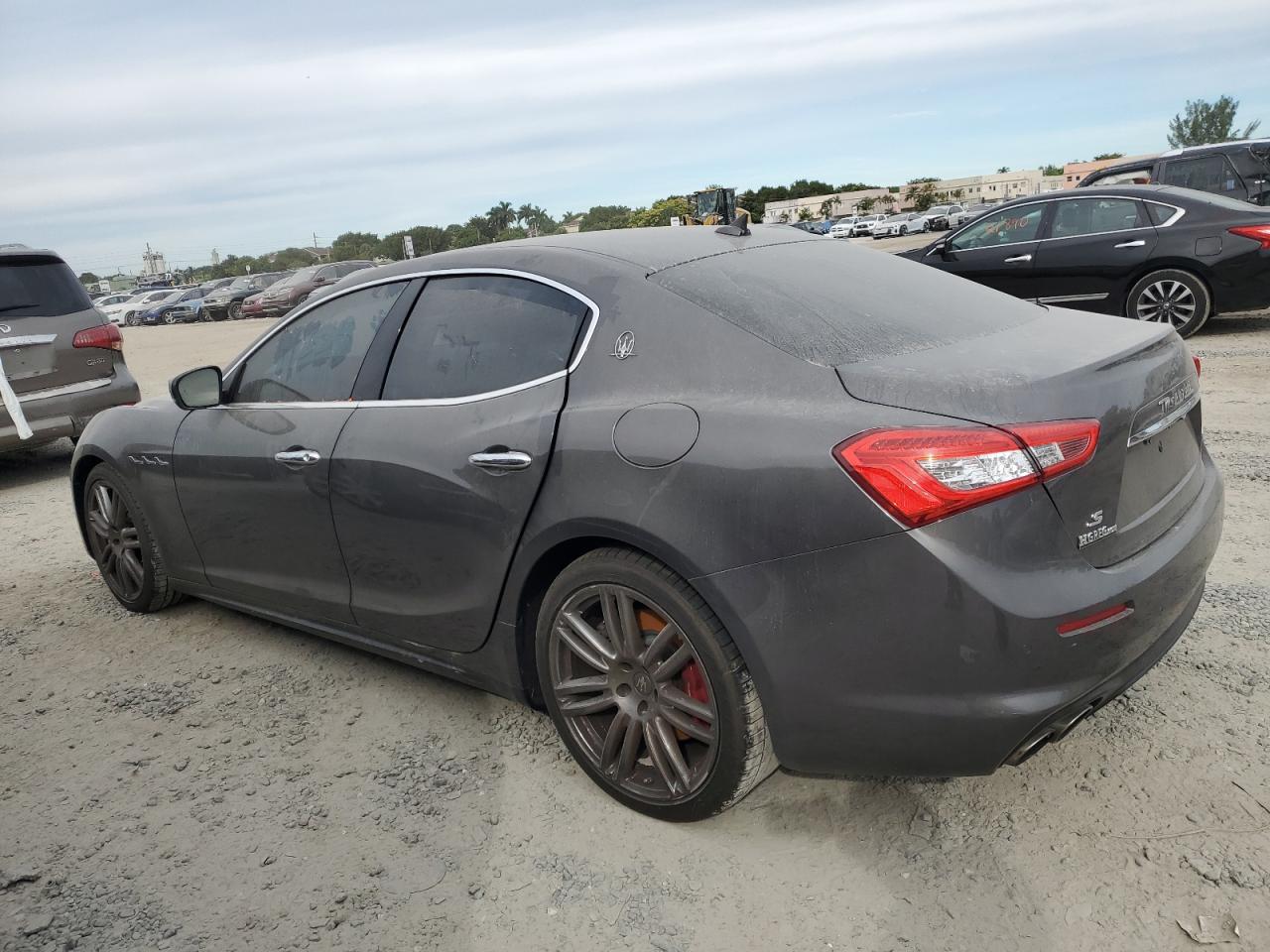 Obraz 2 z 2018 MASERATI GHIBLI S 2018 z VIN ZAM57YSA8J1285060