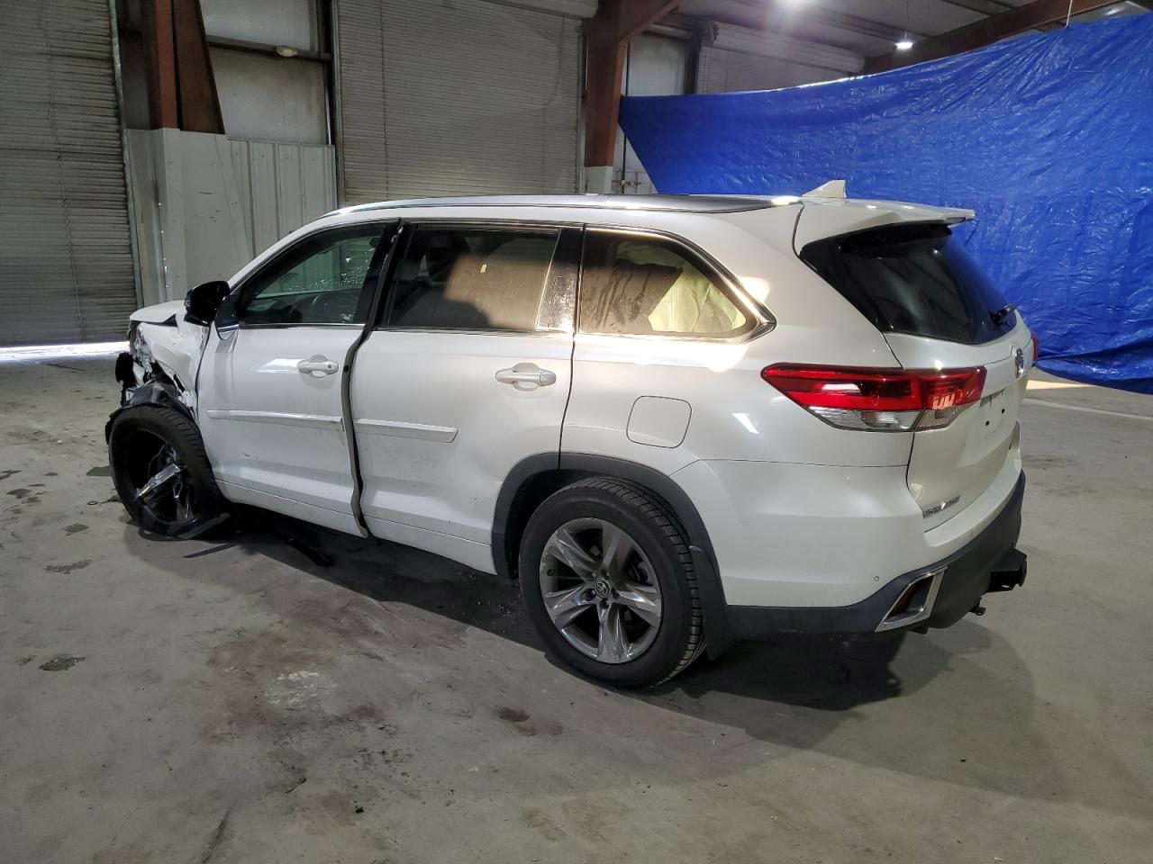 Изображение 2 2019 TOYOTA HIGHLANDER LIMITED 2019 с VIN 5TDDZRFH8KS736905