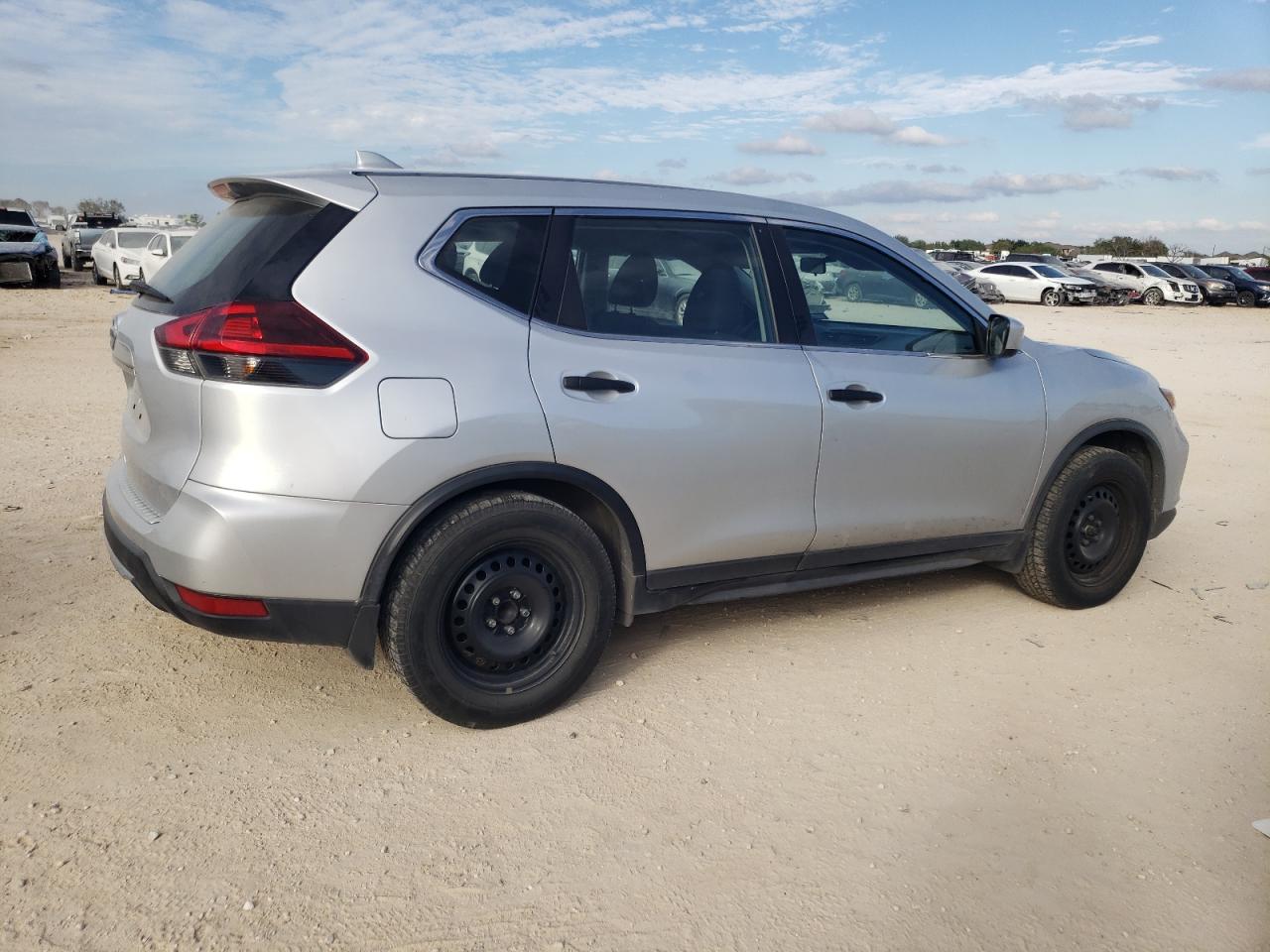 Image 3 of 2018 NISSAN ROGUE S 2018 with VIN KNMAT2MT9JP604246