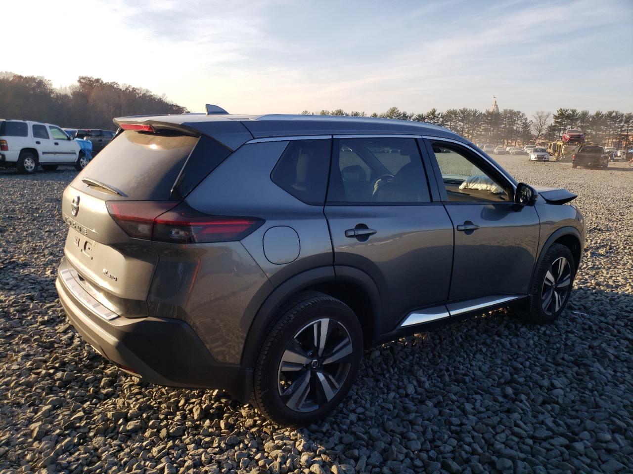 Obraz 3 z 2021 NISSAN ROGUE SL 2021 z VIN 5N1AT3CBXMC761516