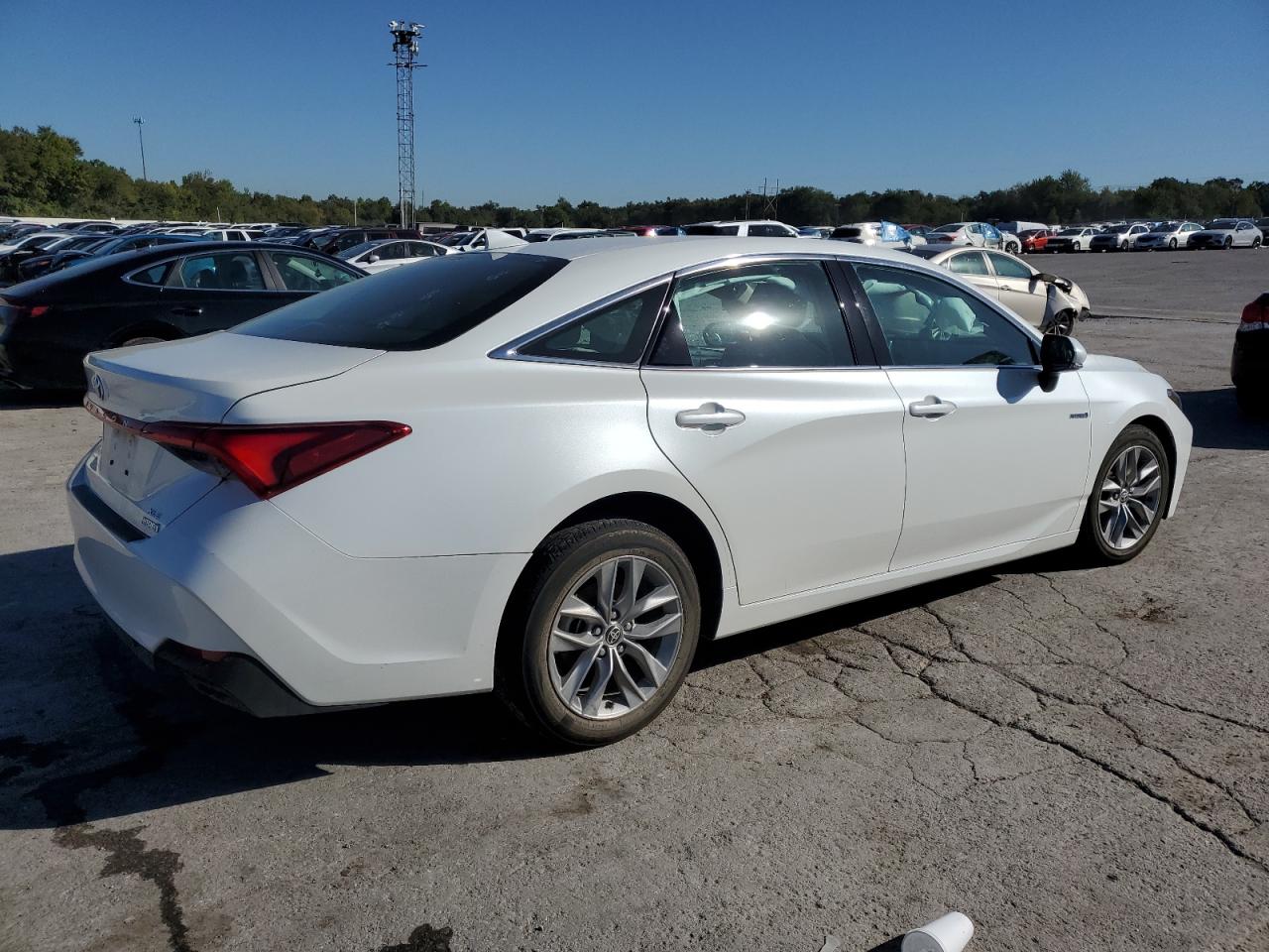 Image 3 of 2021 TOYOTA AVALON XLE 2021 with VIN 4T1AA1AB7MU010543