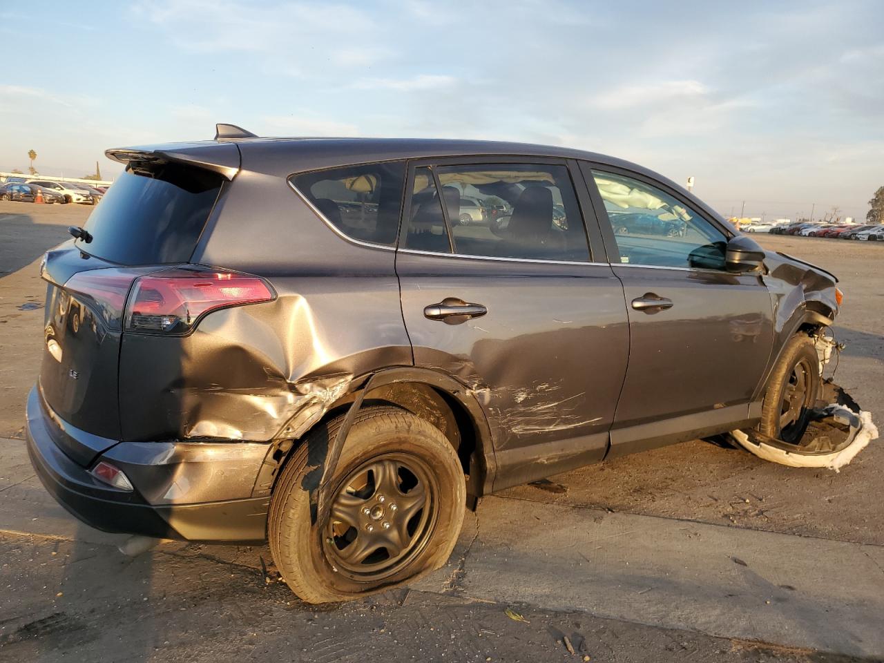 Image 3 of 2018 TOYOTA RAV4 LE 2018 with VIN 2T3ZFREV1JW486054