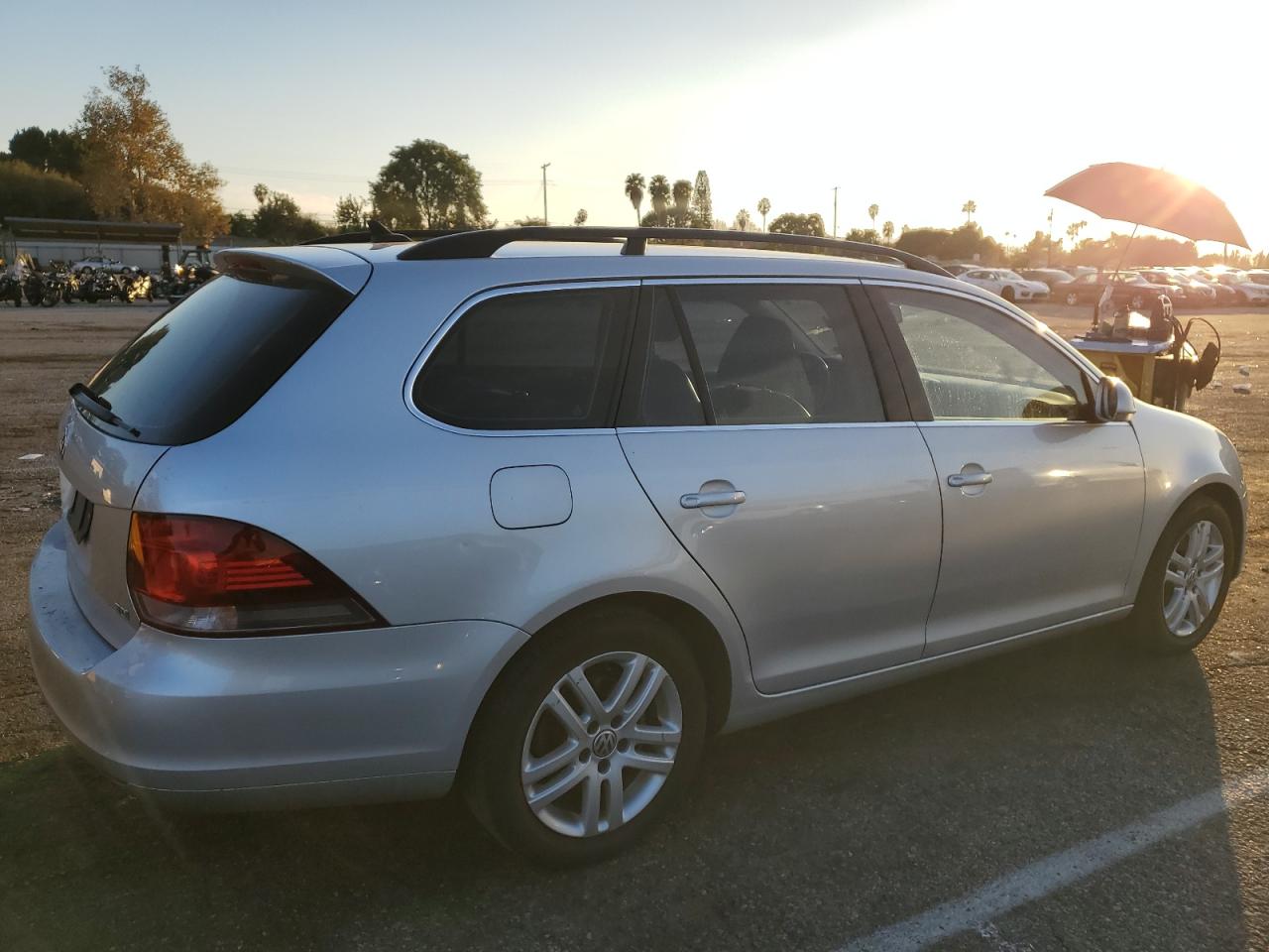 Image 3 of 2013 VOLKSWAGEN JETTA TDI 2013 with VIN 3VWPL7AJ8DM695849