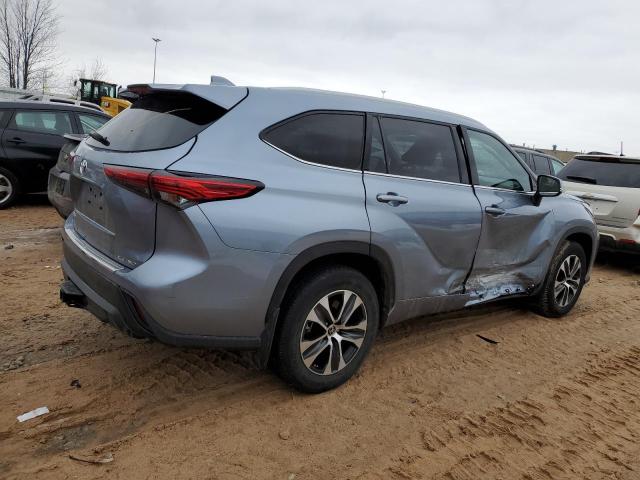 Obraz 3 z 2022 TOYOTA HIGHLANDER XLE 2022 z VIN 5TDHZRBH6NS195347