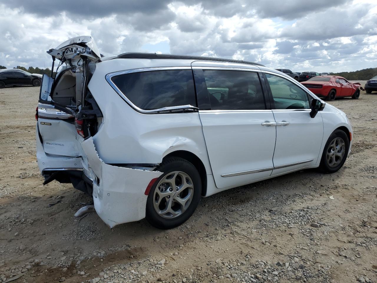 Image 3 of 2023 CHRYSLER PACIFICA LIMITED 2023 with VIN 2C4RC1GG1PR502510