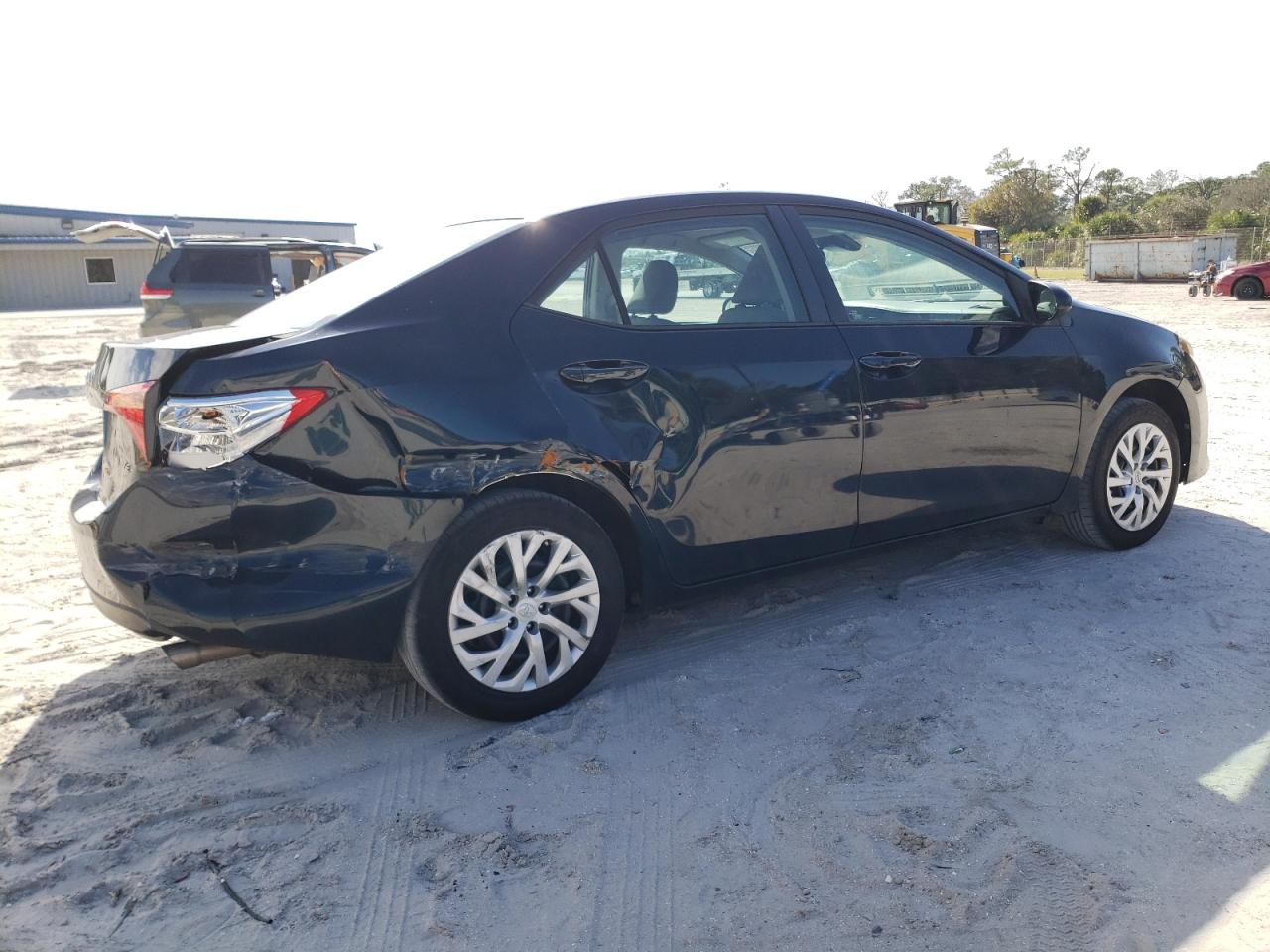Image 3 of 2018 TOYOTA COROLLA L 2018 with VIN 5YFBURHE2JP819391