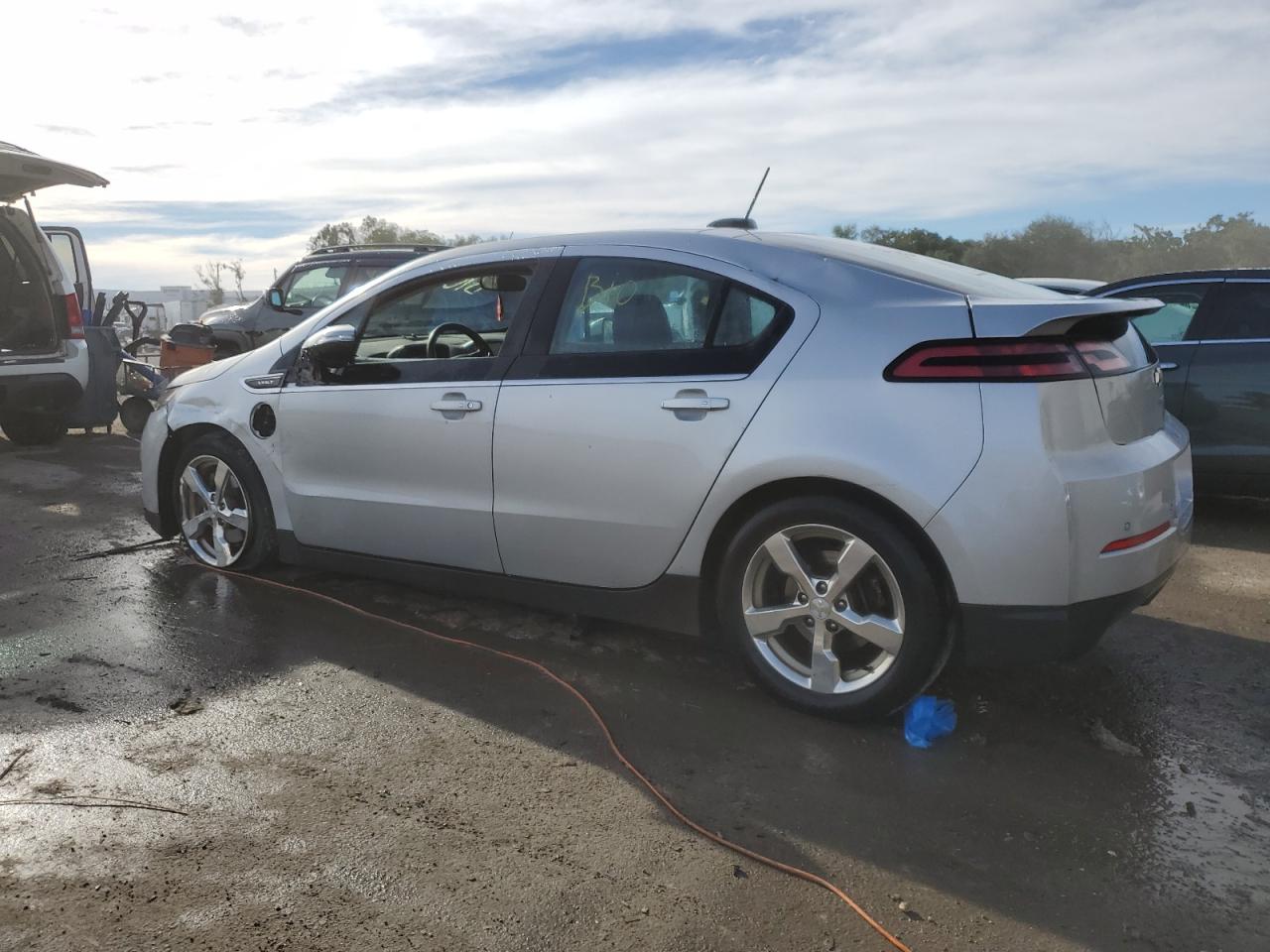 Image 2 of 2015 CHEVROLET VOLT  2015 with VIN 1G1RB6E42FU108954