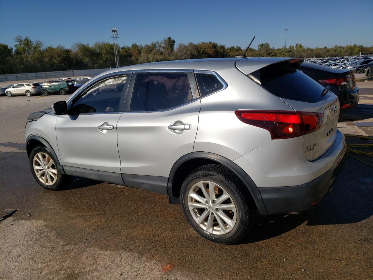 Image 2 of 2018 NISSAN ROGUE SPORT S 2018 with VIN JN1BJ1CP2JW158104
