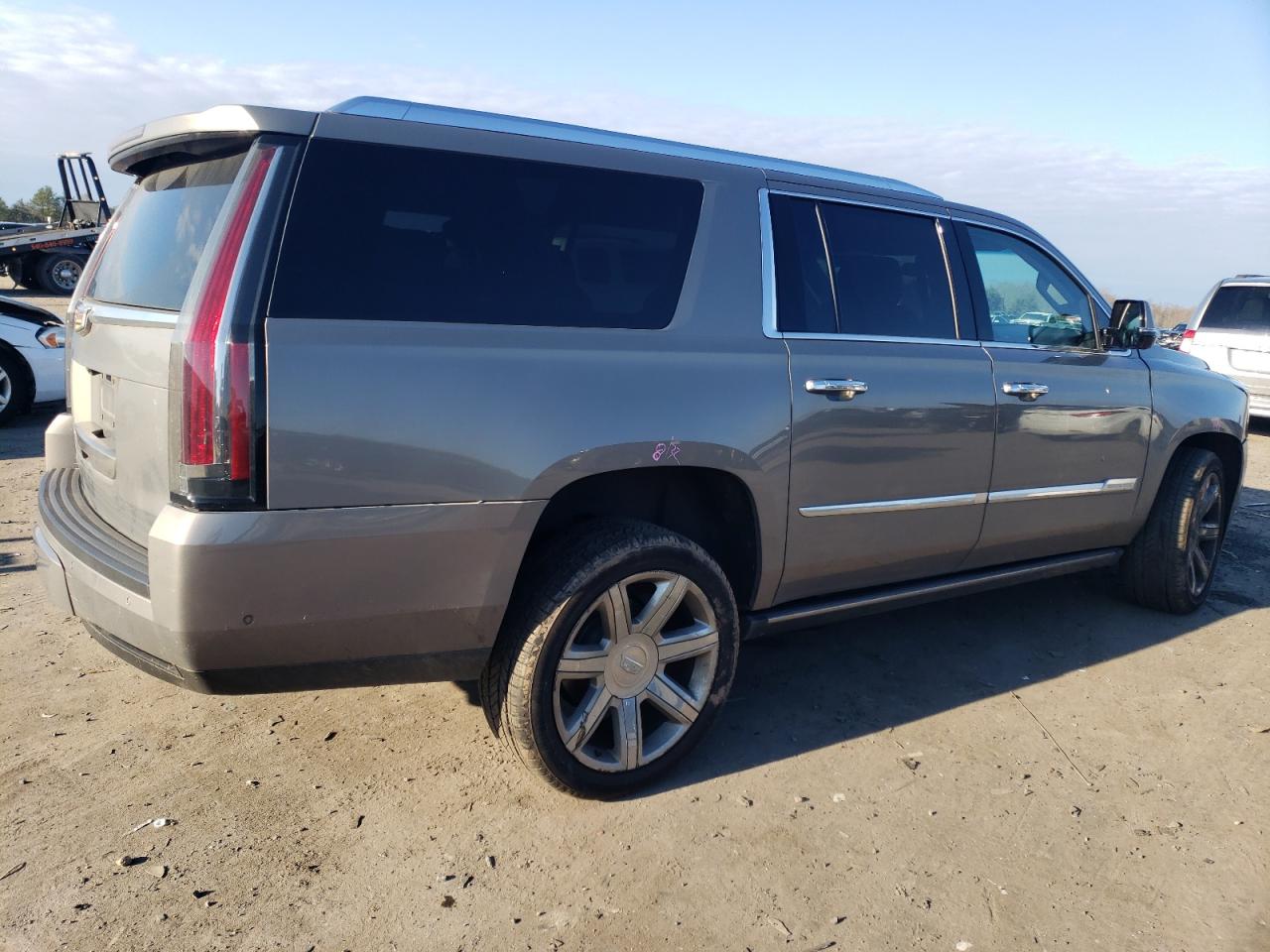 Image 3 of 2017 CADILLAC ESCALADE ESV PREMIUM LUXURY 2017 with VIN 1GYS4JKJ5HR261229