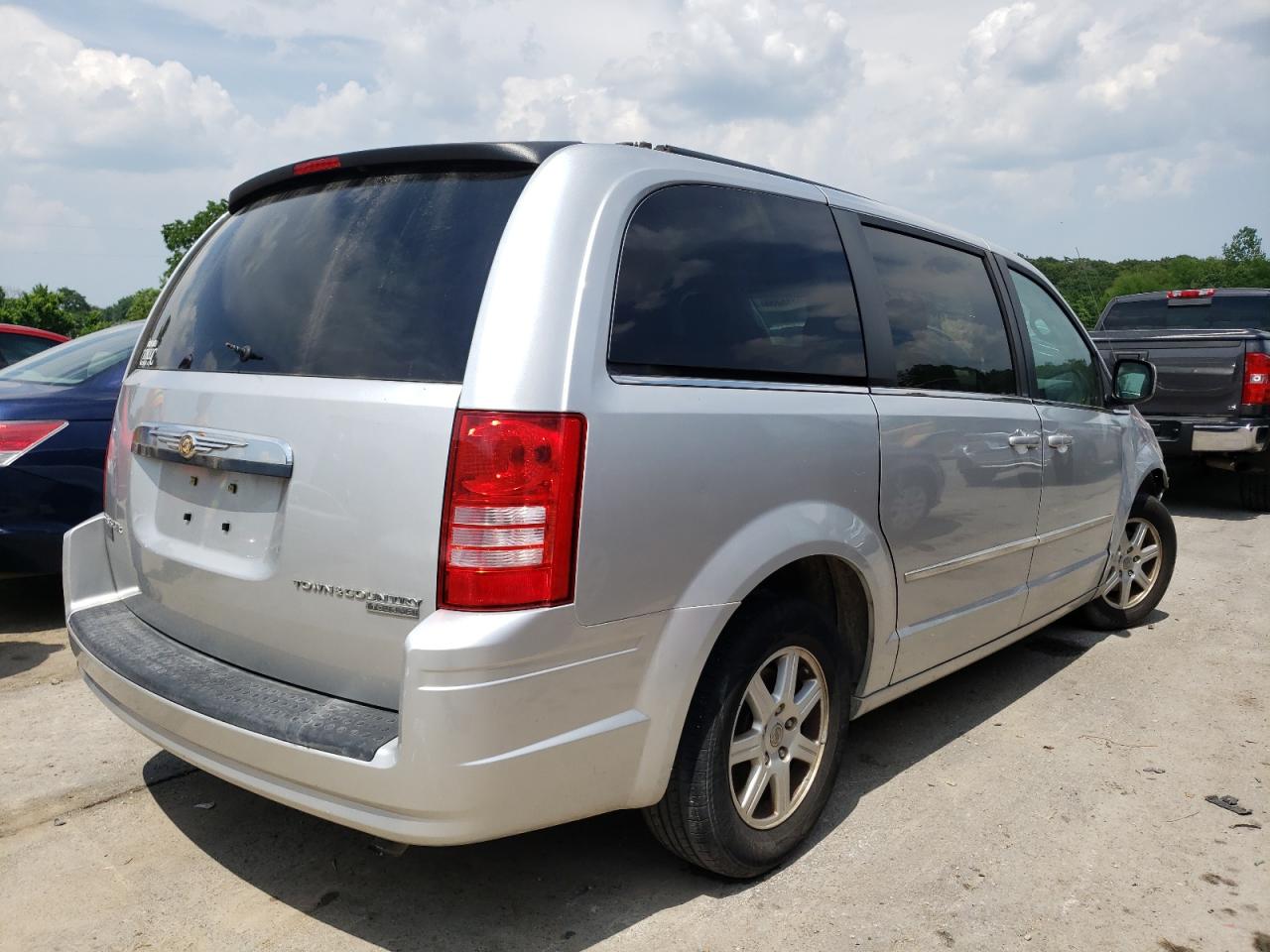 Image 3 of 2010 CHRYSLER TOWN & COUNTRY TOURING 2010 with VIN 2A4RR5D17AR279185