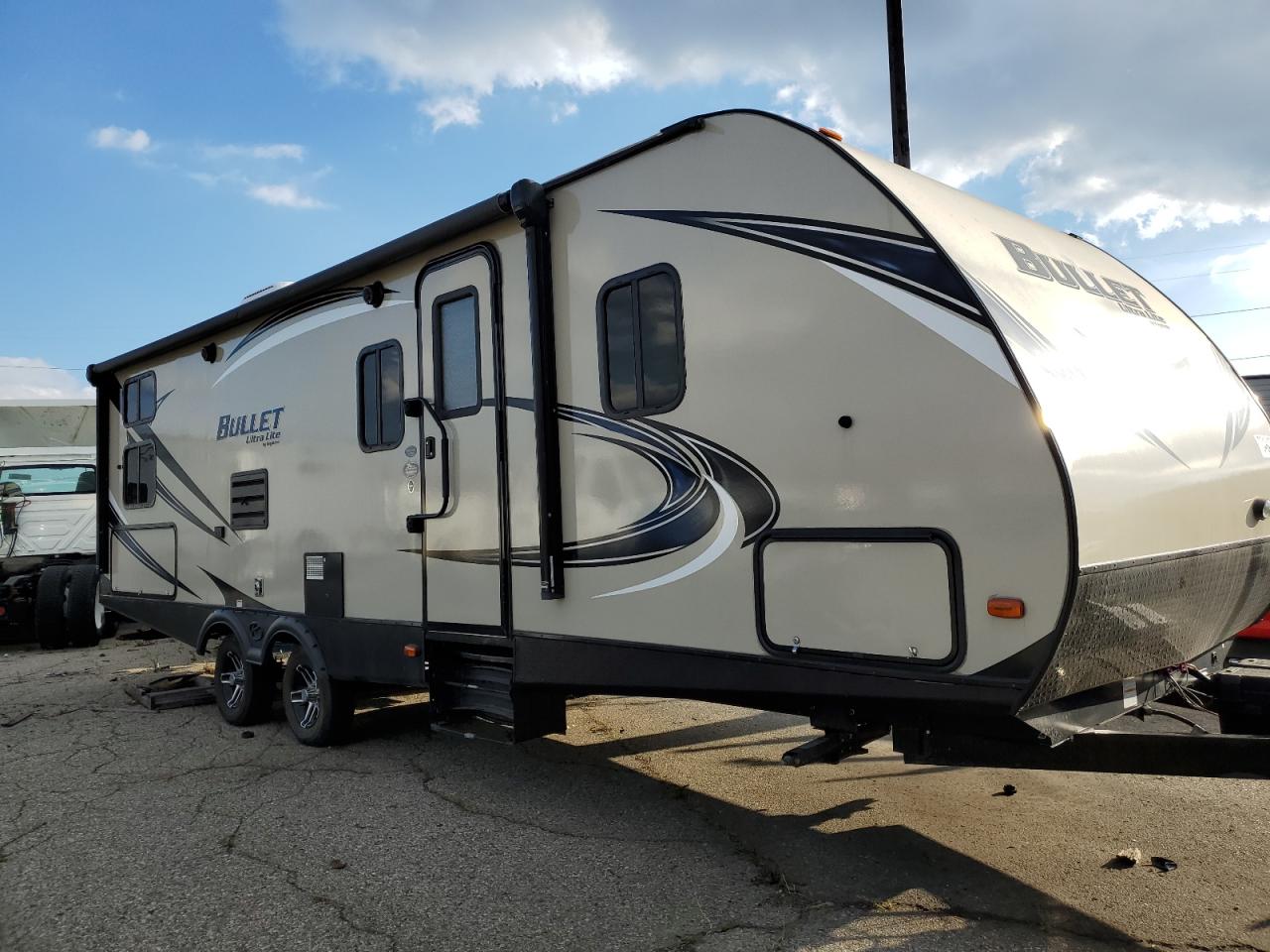 Image 2 of 2018 KEYSTONE BULLET 2018 with VIN 4YDT27723JT432974