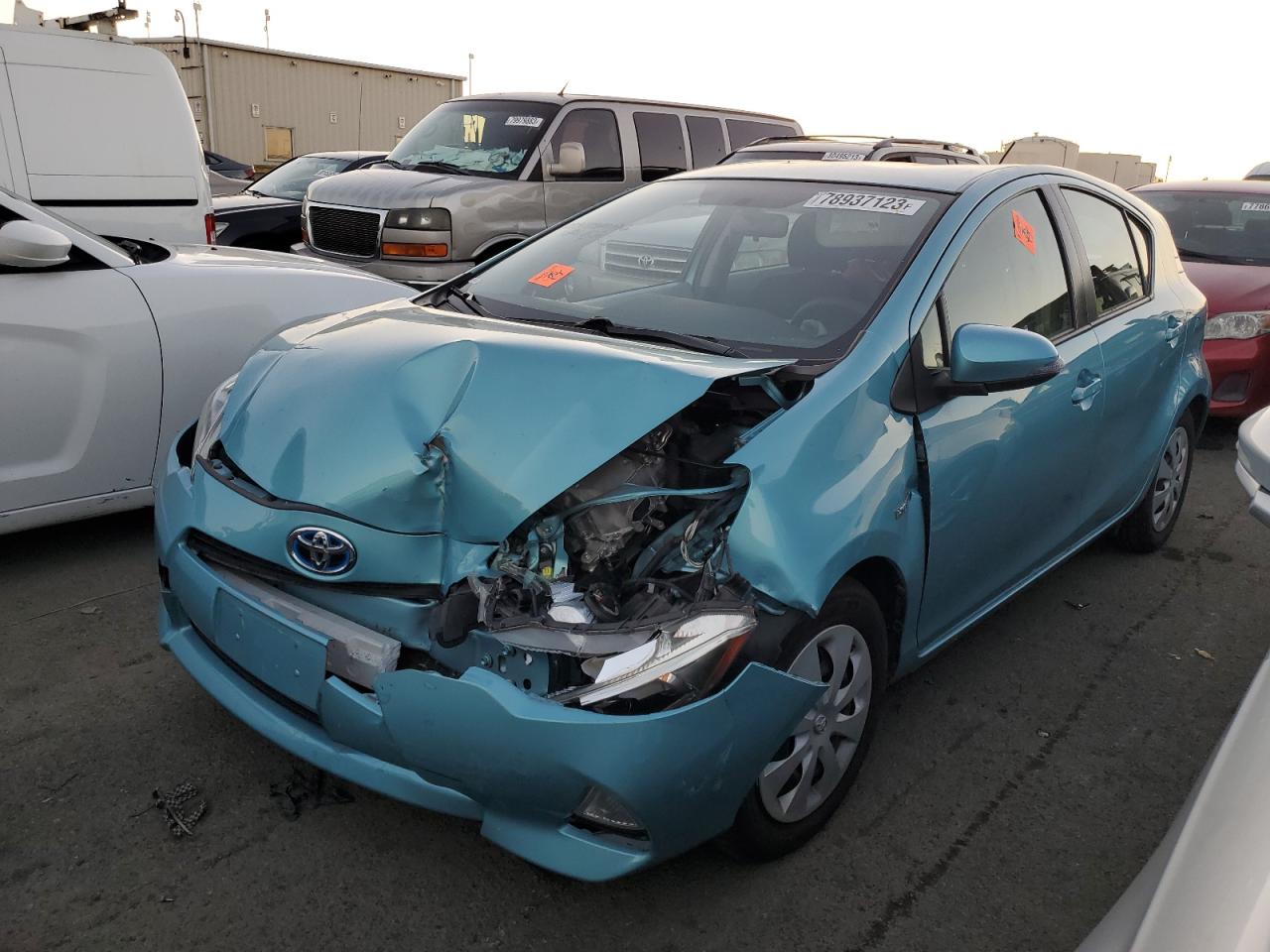Image 1 of 2013 TOYOTA PRIUS C  2013 with VIN JTDKDTB33D1038747