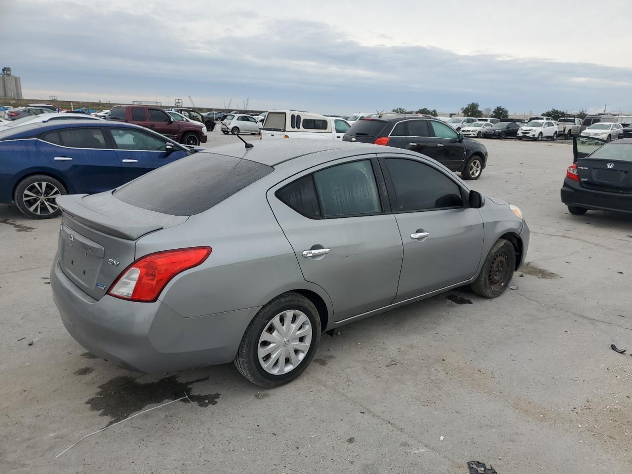 Изображение 3 2014 NISSAN VERSA S 2014 с VIN 3N1CN7AP6EL819949