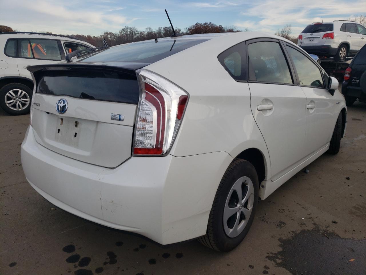 Image 3 of 2014 TOYOTA PRIUS  2014 with VIN JTDKN3DU1E1849368