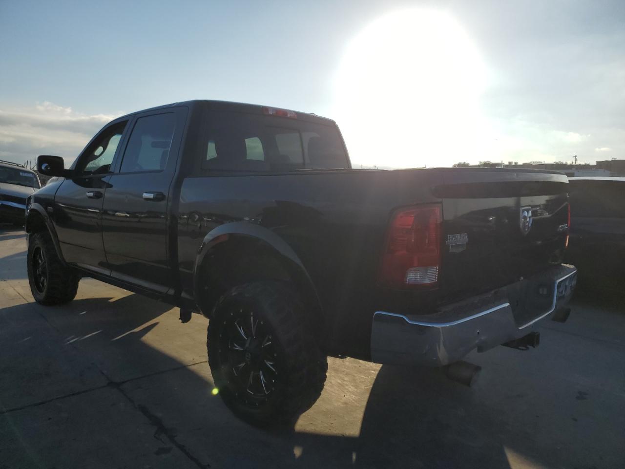 Obraz 2 z Dodge Ram 1500 z VIN 1C6RD7NT7CS109773