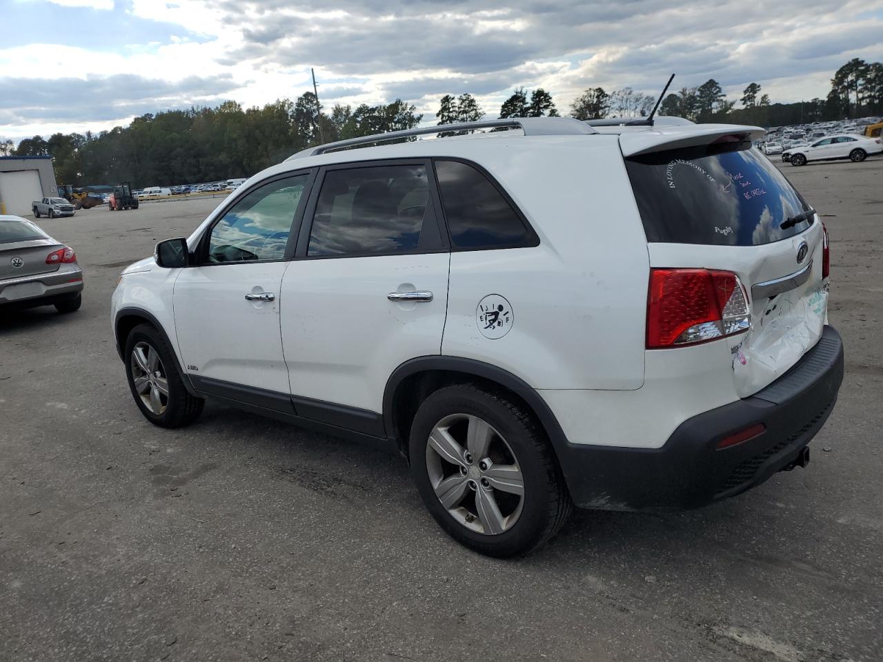 Image 2 of 2013 KIA SORENTO EX 2013 with VIN 5XYKUDA61DG400091