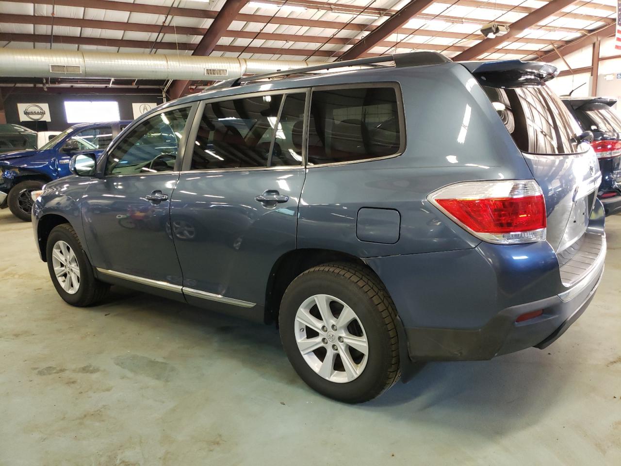 Image 2 of 2012 TOYOTA HIGHLANDER BASE 2012 with VIN 5TDBK3EH6CS096026