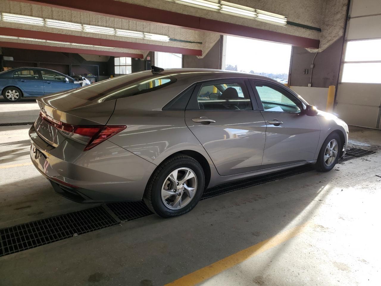 Image 3 of 2021 HYUNDAI ELANTRA SE 2021 with VIN KMHLL4AG9MU191189