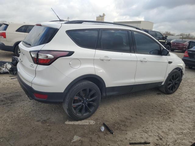 Image 3 of 2017 FORD ESCAPE SE 2017 with VIN 1FMCU0GD0HUE14924