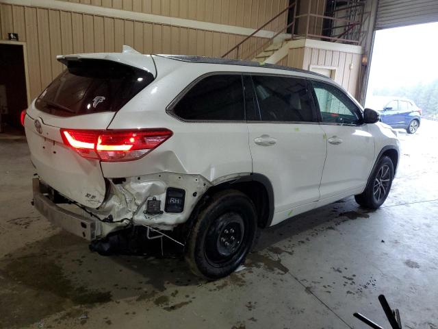 Image 3 of 2017 TOYOTA HIGHLANDER SE 2017 with VIN 5TDKZRFH7HS525386