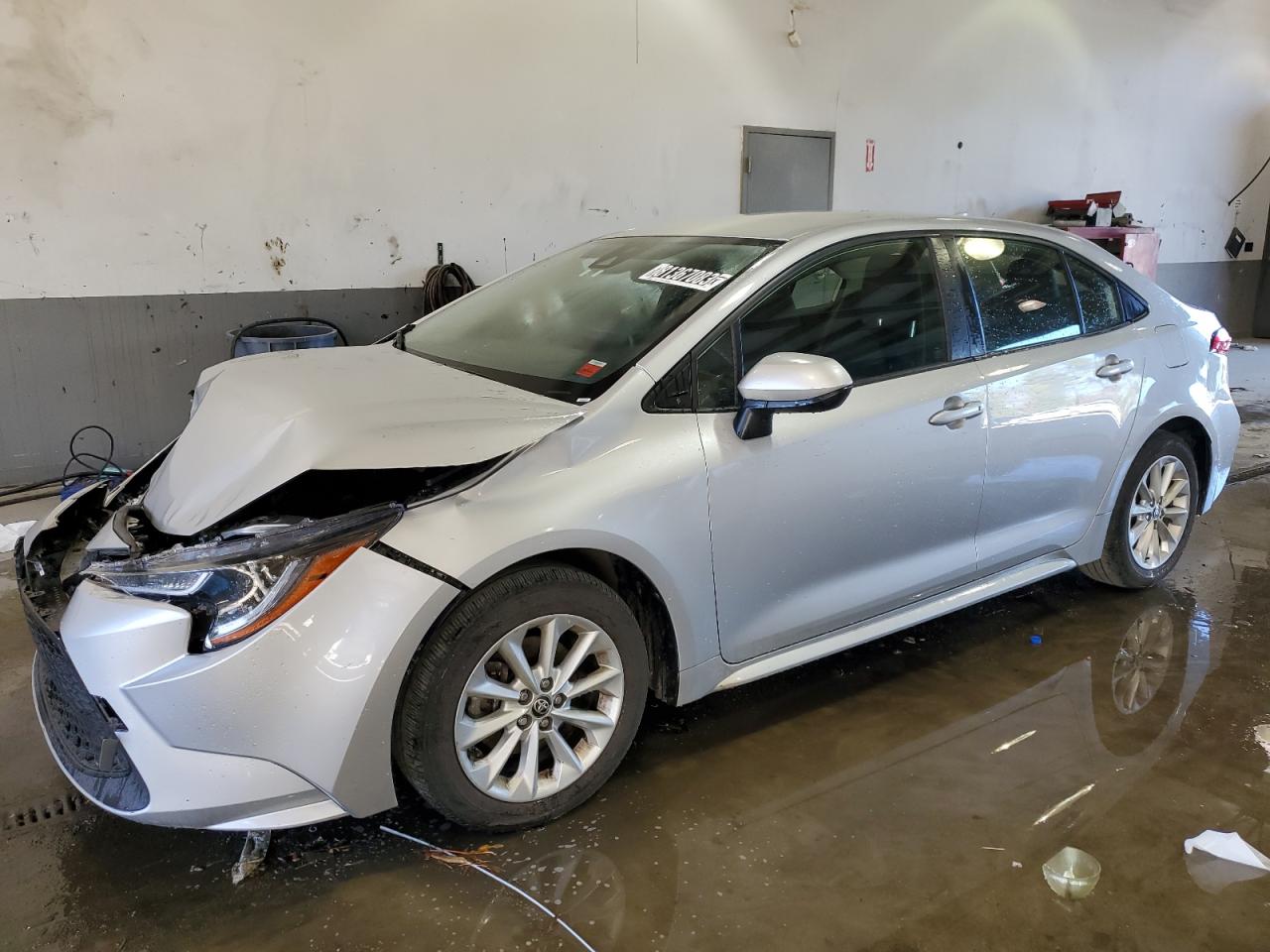 Image 1 of 2020 TOYOTA COROLLA LE 2020 with VIN JTDVPRAE1LJ096848