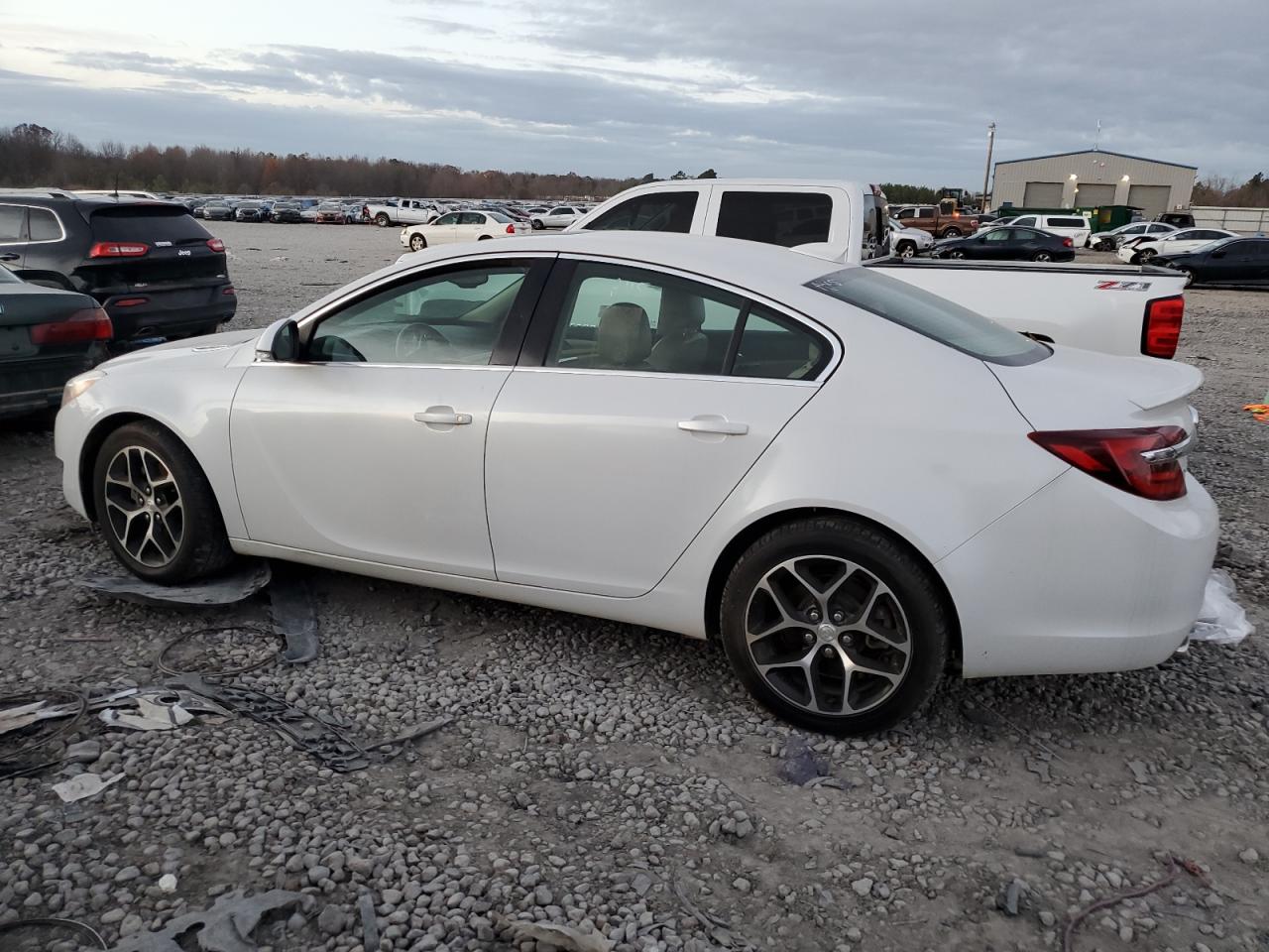 Obraz 2 z 2016 BUICK REGAL SPORT TOURING 2016 z VIN 2G4G35EX8G9196502