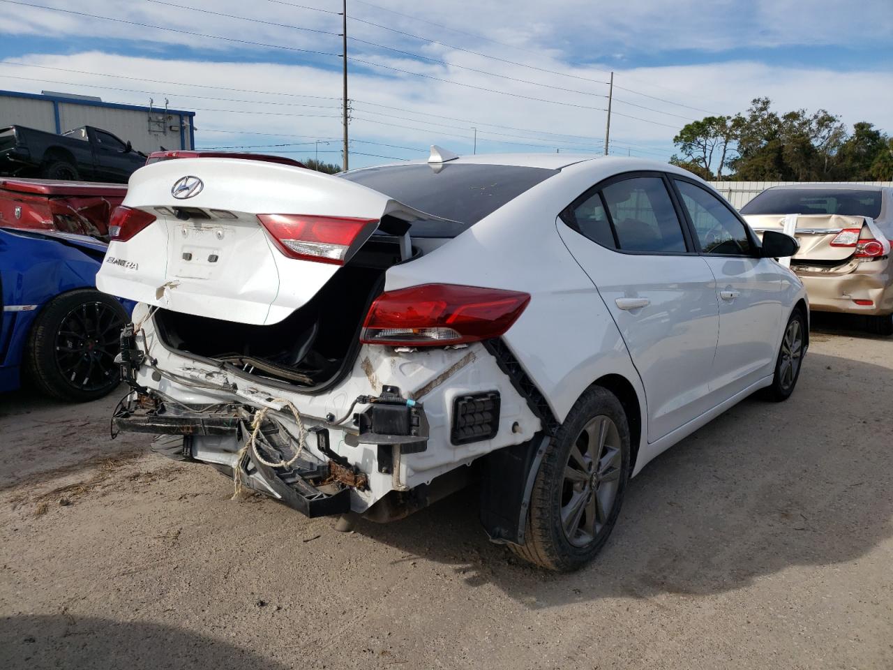 Изображение 3 2018 HYUNDAI ELANTRA SEL 2018 с VIN 5NPD84LFXJH355456