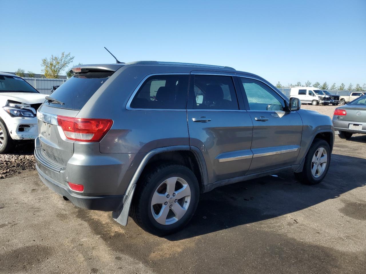 Obraz 3 z 2012 JEEP GRAND CHEROKEE LAREDO 2012 z VIN 1C4RJFAG6CC156761