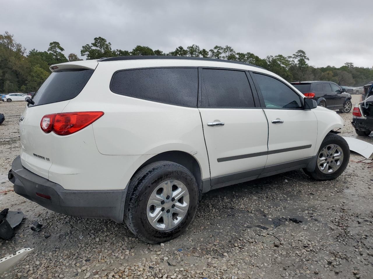 Image 3 of 2012 CHEVROLET TRAVERSE LS 2012 with VIN 1GNKRFEDXCJ337200