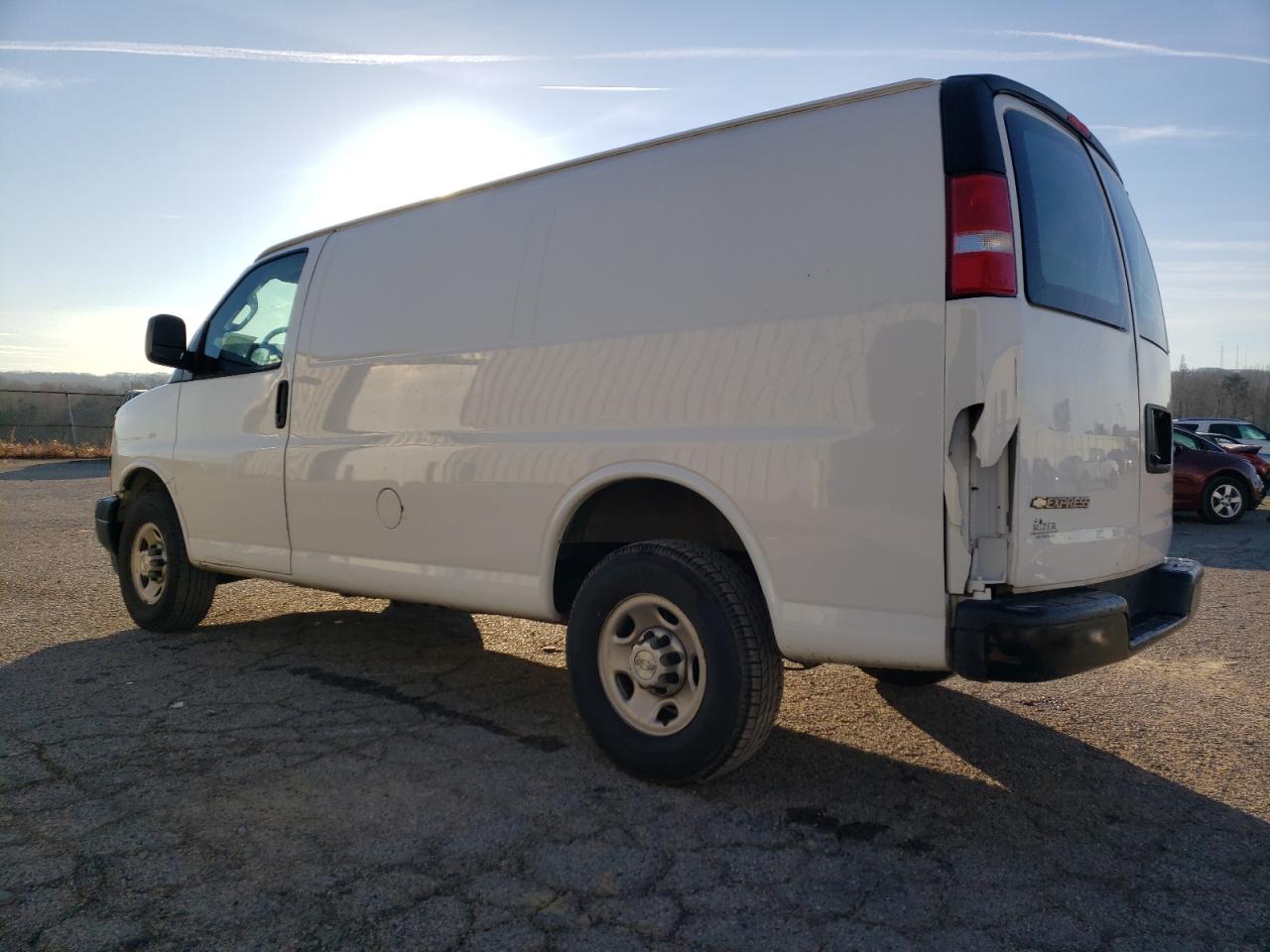 Image 2 of 2018 CHEVROLET EXPRESS G2500  2018 with VIN 1GCWGAFP3J1264468