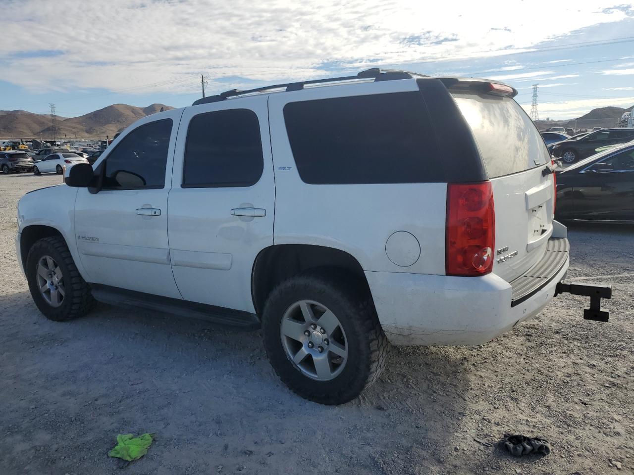 Изображение 2 2007 GMC YUKON  2007 с VIN 1GKFK13047J377896