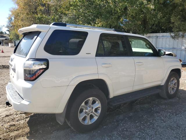 Image 3 of 2019 TOYOTA 4RUNNER SR5 2019 with VIN JTEBU5JR8K5735155