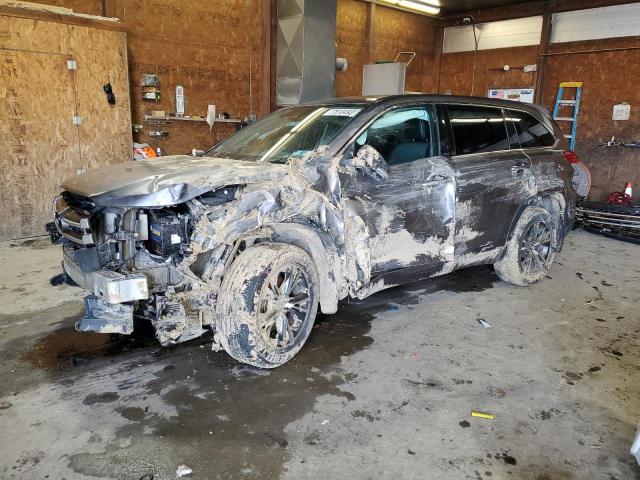 Image 1 of 2018 TOYOTA HIGHLANDER LE 2018 with VIN 5TDBZRFH2JS898664