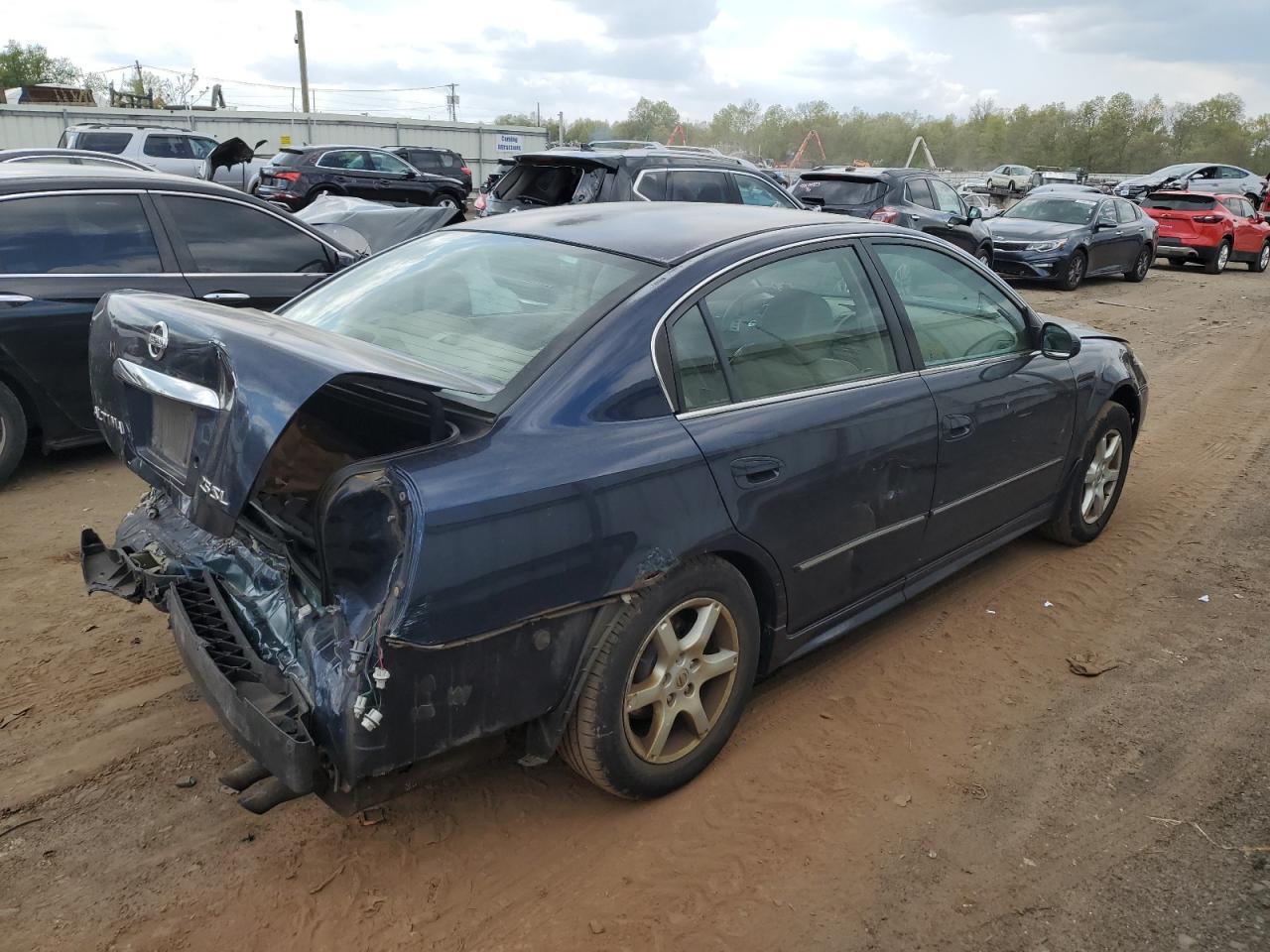 Image 3 of 2005 NISSAN ALTIMA S 2005 with VIN 1N4AL11D45C318993