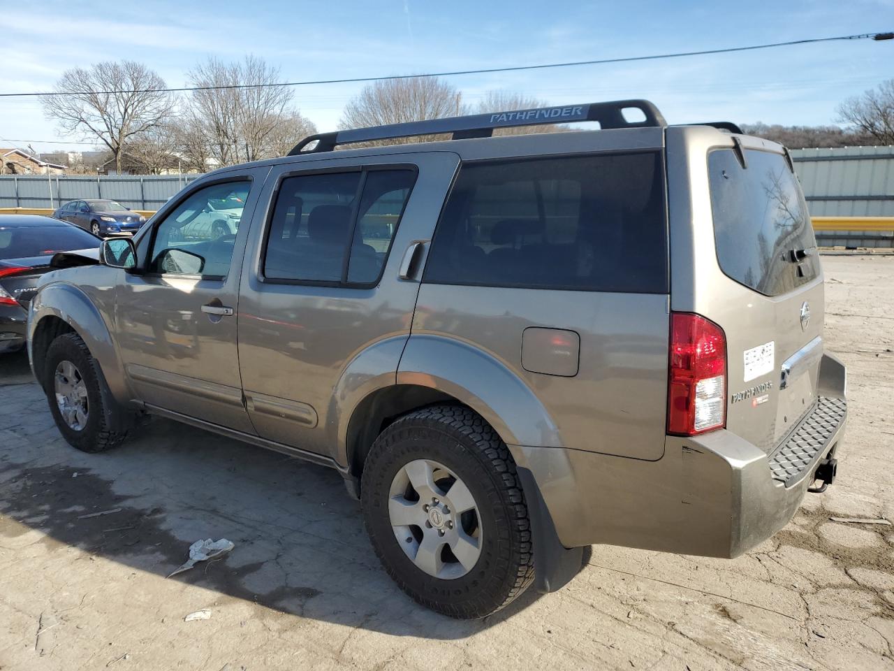 Image 2 of 2005 NISSAN PATHFINDER LE 2005 with VIN 5N1AR18W85C707678
