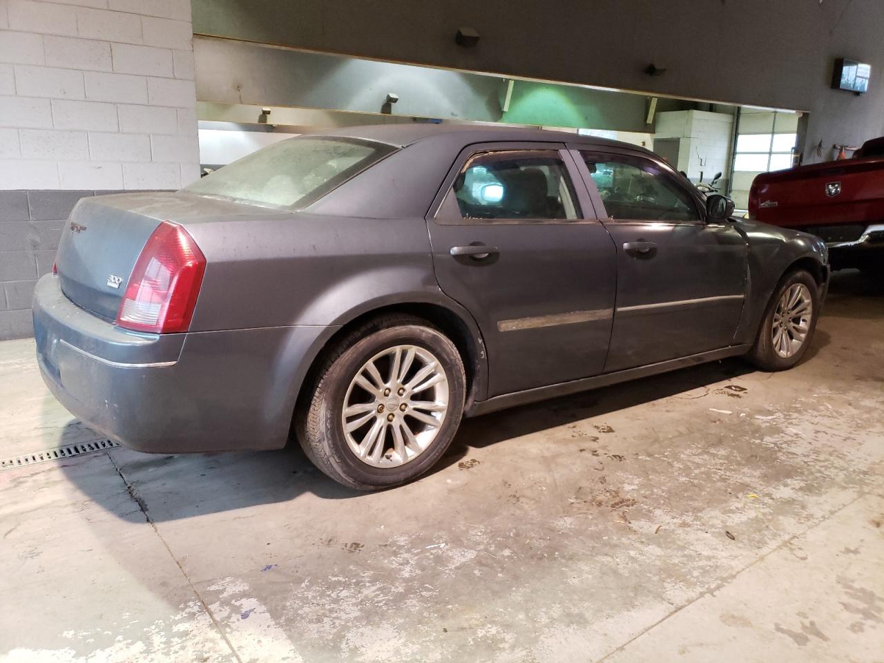 Image 3 of 2006 CHRYSLER 300 TOURING 2006 with VIN 2C3KA53G06H405358