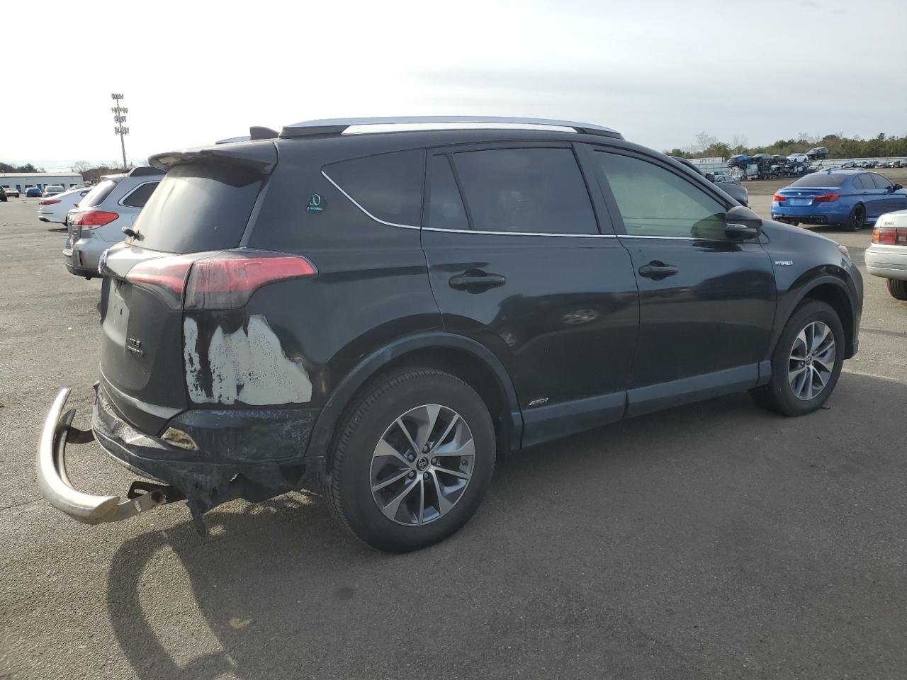 Image 3 of 2016 TOYOTA RAV4 HV XLE 2016 with VIN JTMRJREV2GD020931