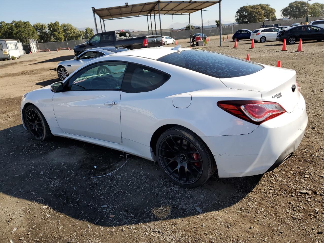 Image 2 of 2015 HYUNDAI GENESIS COUPE 3.8L 2015 with VIN KMHHU6KJ0FU126517