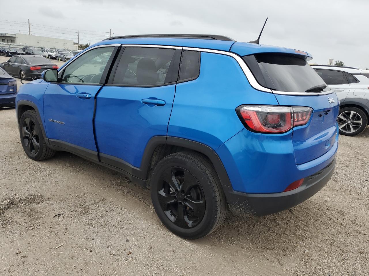 Obraz 2 z 2019 JEEP COMPASS LATITUDE 2019 z VIN 3C4NJCBB5KT711444