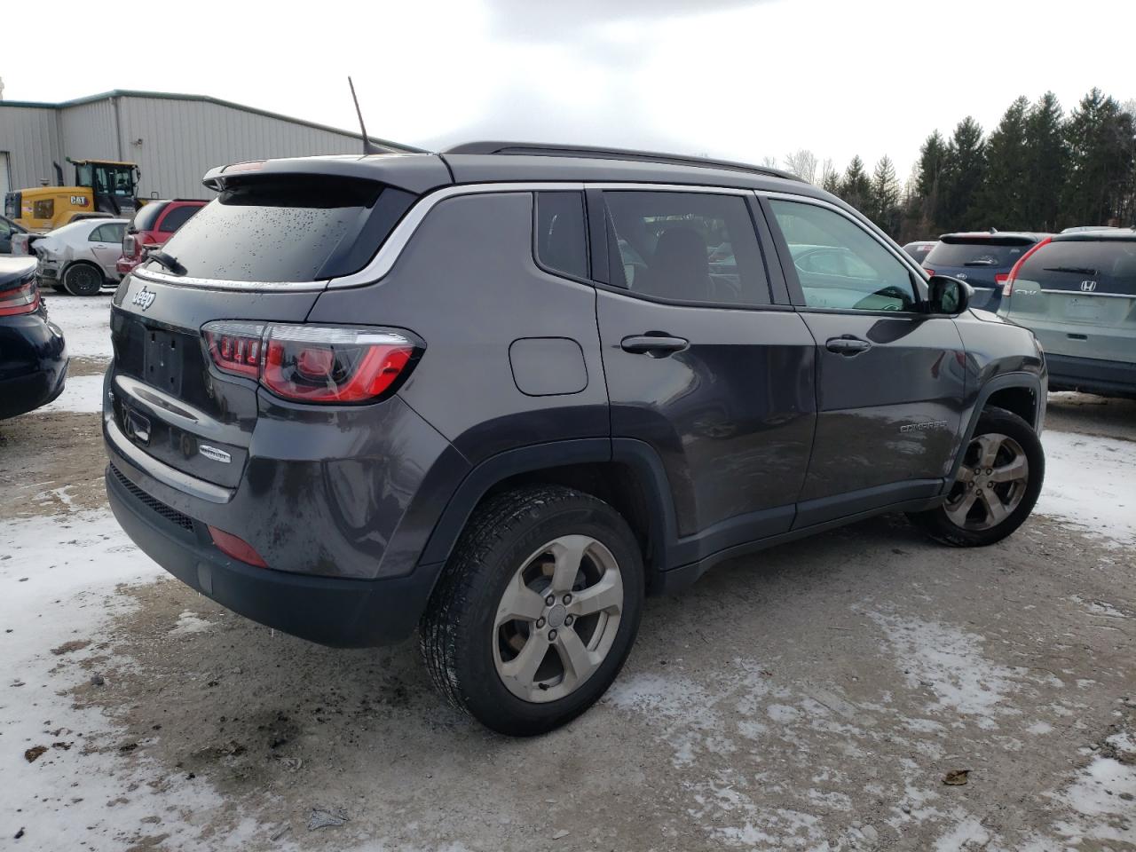 Image 3 of 2019 JEEP COMPASS LATITUDE 2019 with VIN 3C4NJDBB0KT768494