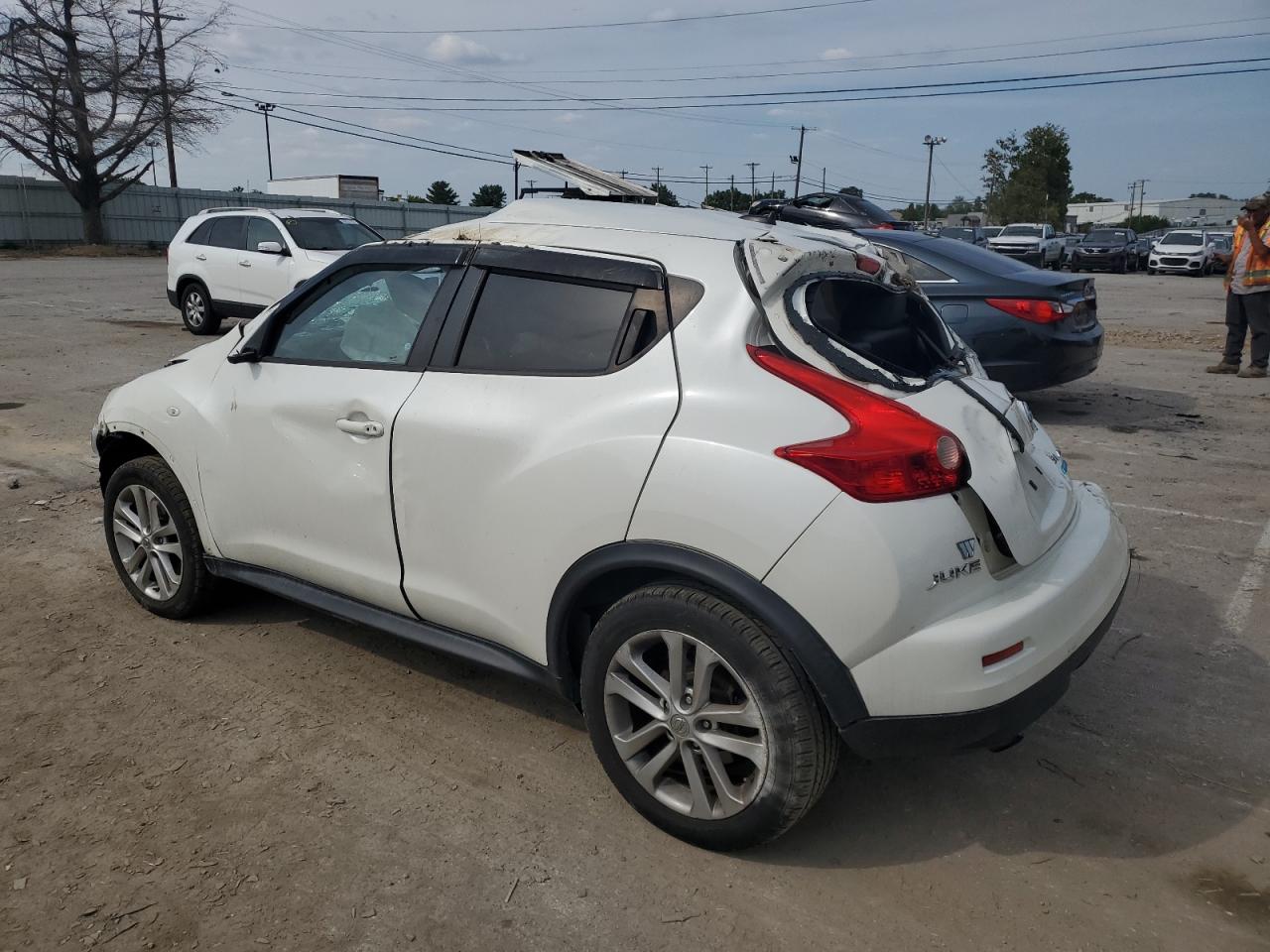 Obraz 2 z 2014 NISSAN JUKE S 2014 z VIN JN8AF5MV4ET360212
