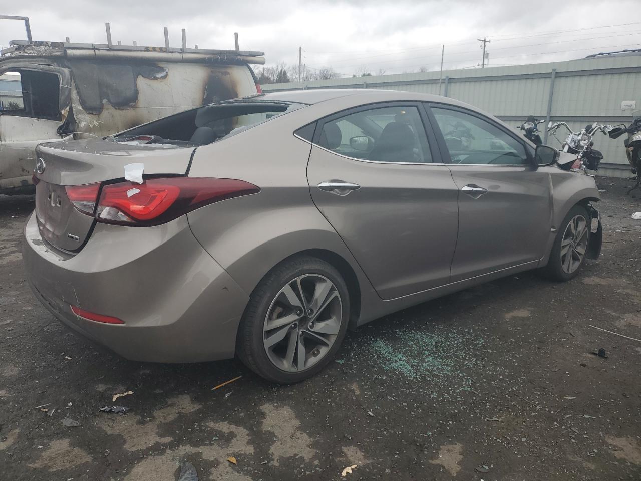 Obraz 3 z 2014 HYUNDAI ELANTRA SE 2014 z VIN 5NPDH4AE7EH507791