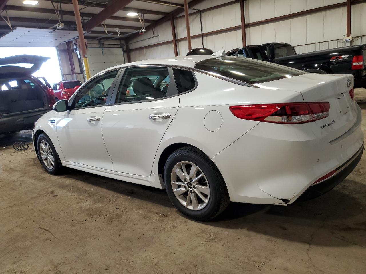 Obraz 2 z 2018 KIA OPTIMA LX 2018 z VIN 5XXGT4L38JG198135