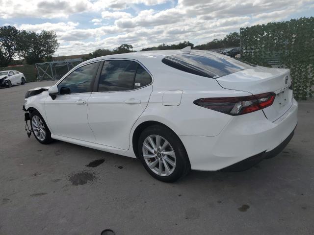 Image 2 of 2022 TOYOTA CAMRY LE 2022 with VIN 4T1C11AK3NU636228