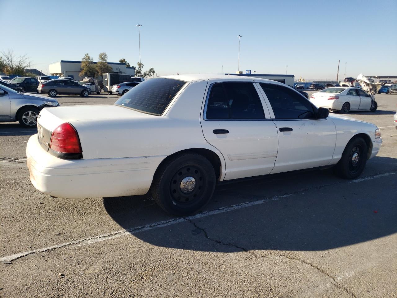 Изображение 3 2010 FORD CROWN VICTORIA POLICE INTERCEPTOR 2010 с VIN 2FABP7BV0AX121674