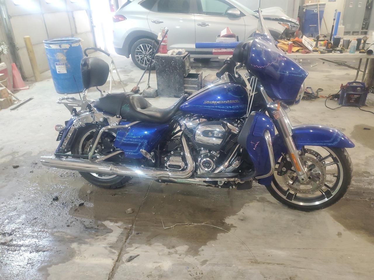 Obraz 1 z 2019 HARLEY-DAVIDSON FLHX  2019 z VIN 1HD1KBC15KB680174